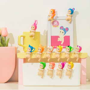 Hippers Looking Back Sonny Angel