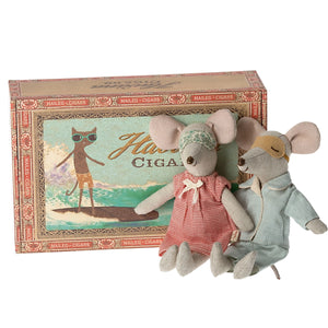 Mum & Dad Mice in Cigar Box