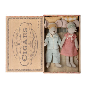 Mum & Dad Mice in Cigar Box