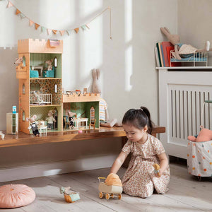 Mum & Dad Mice in Cigar Box