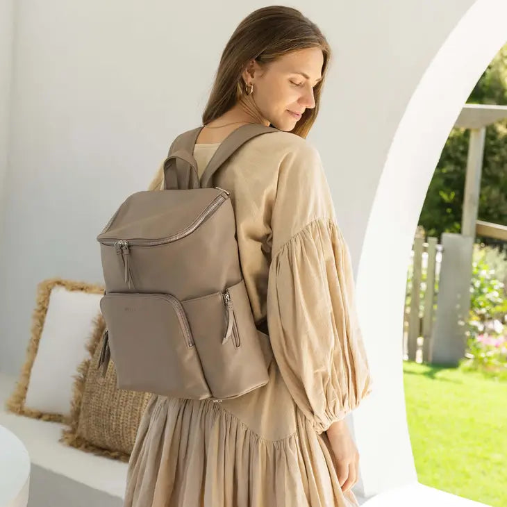 The Frankie Everyday Backpack - Leather (Taupe)