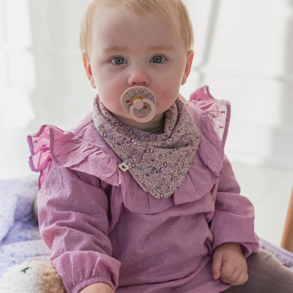 Liberty Bandana Bib (Lawn/Violet Sky)