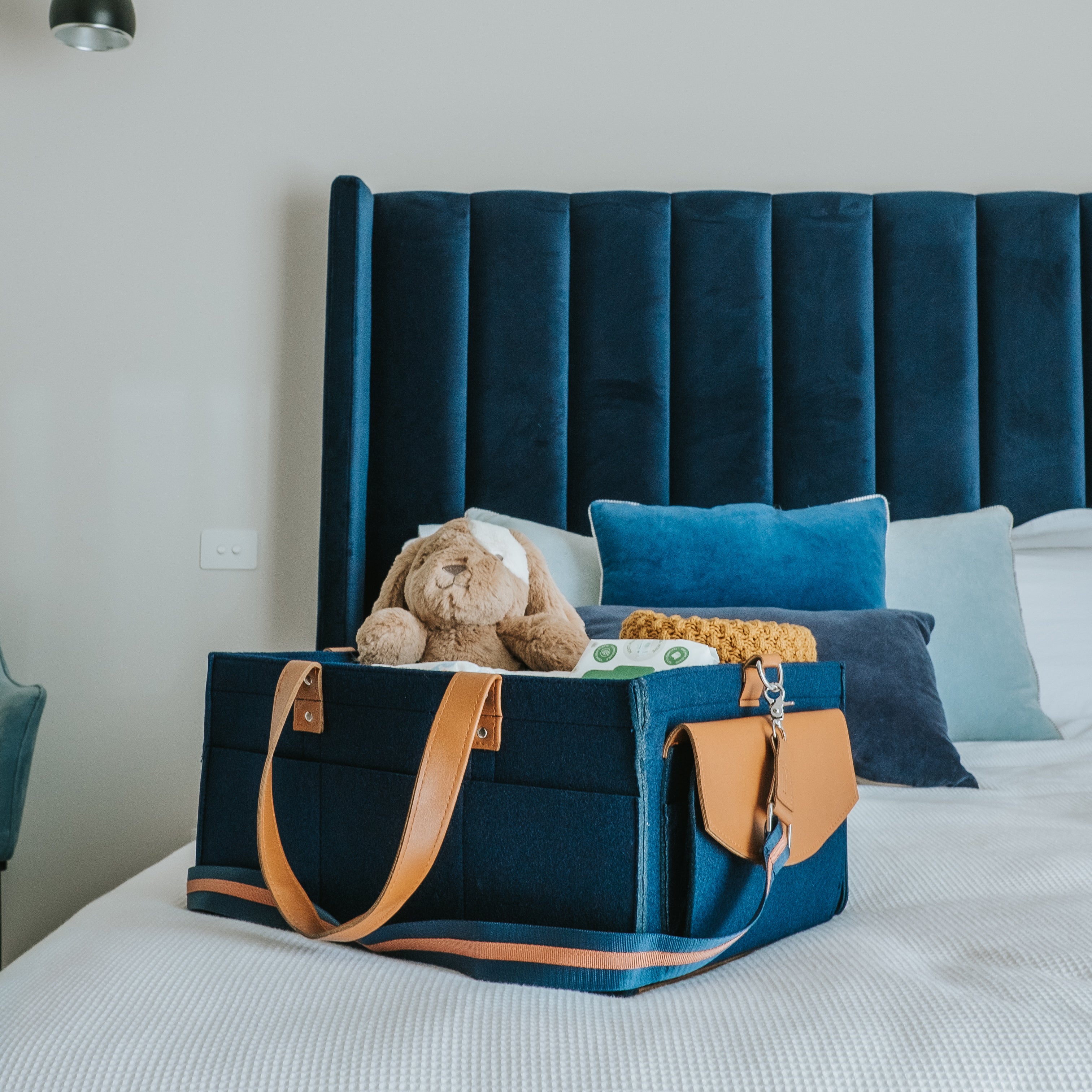 BUNNIE CADDIE (NAVY)
