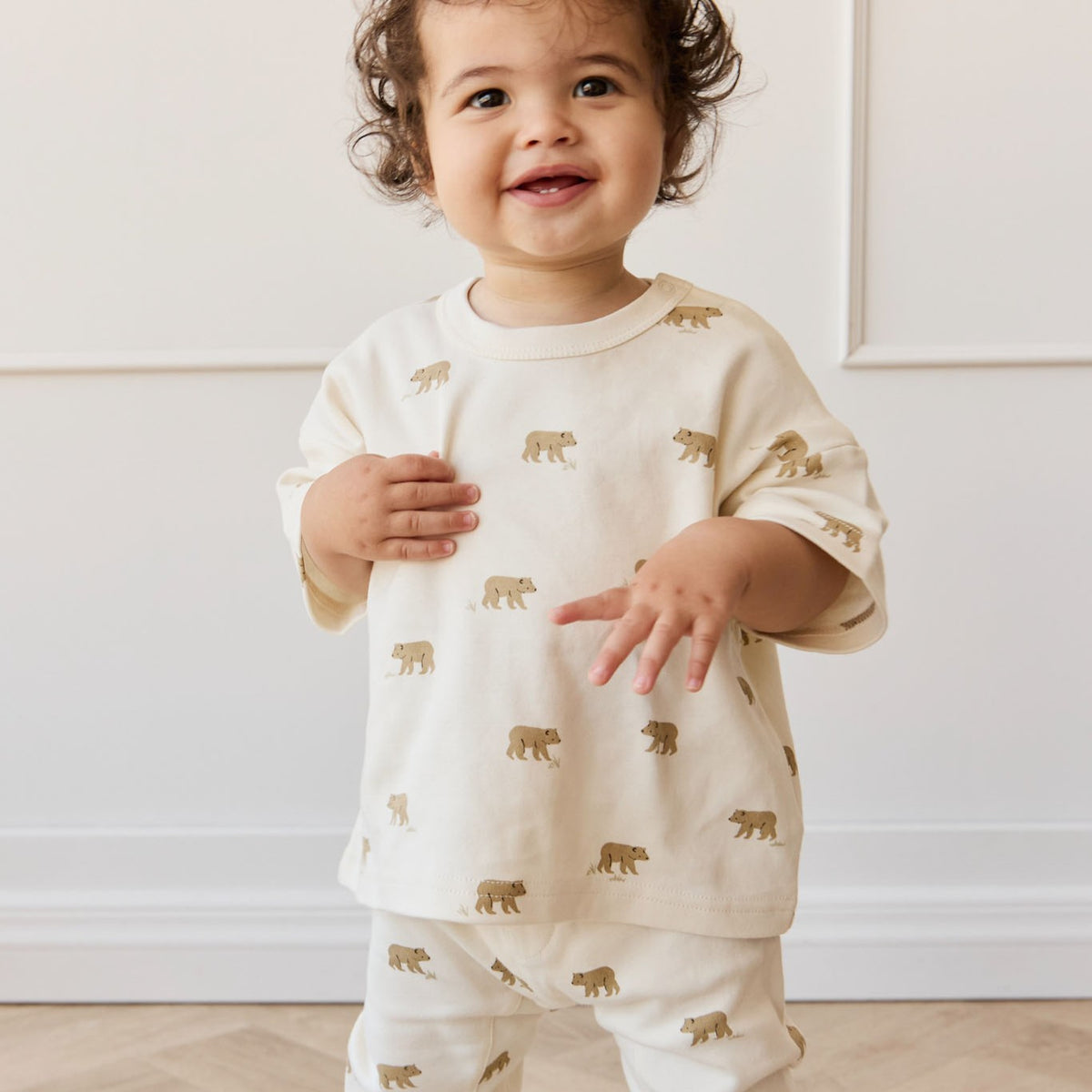 Wesley Tee (Cub Walk Samoyed)