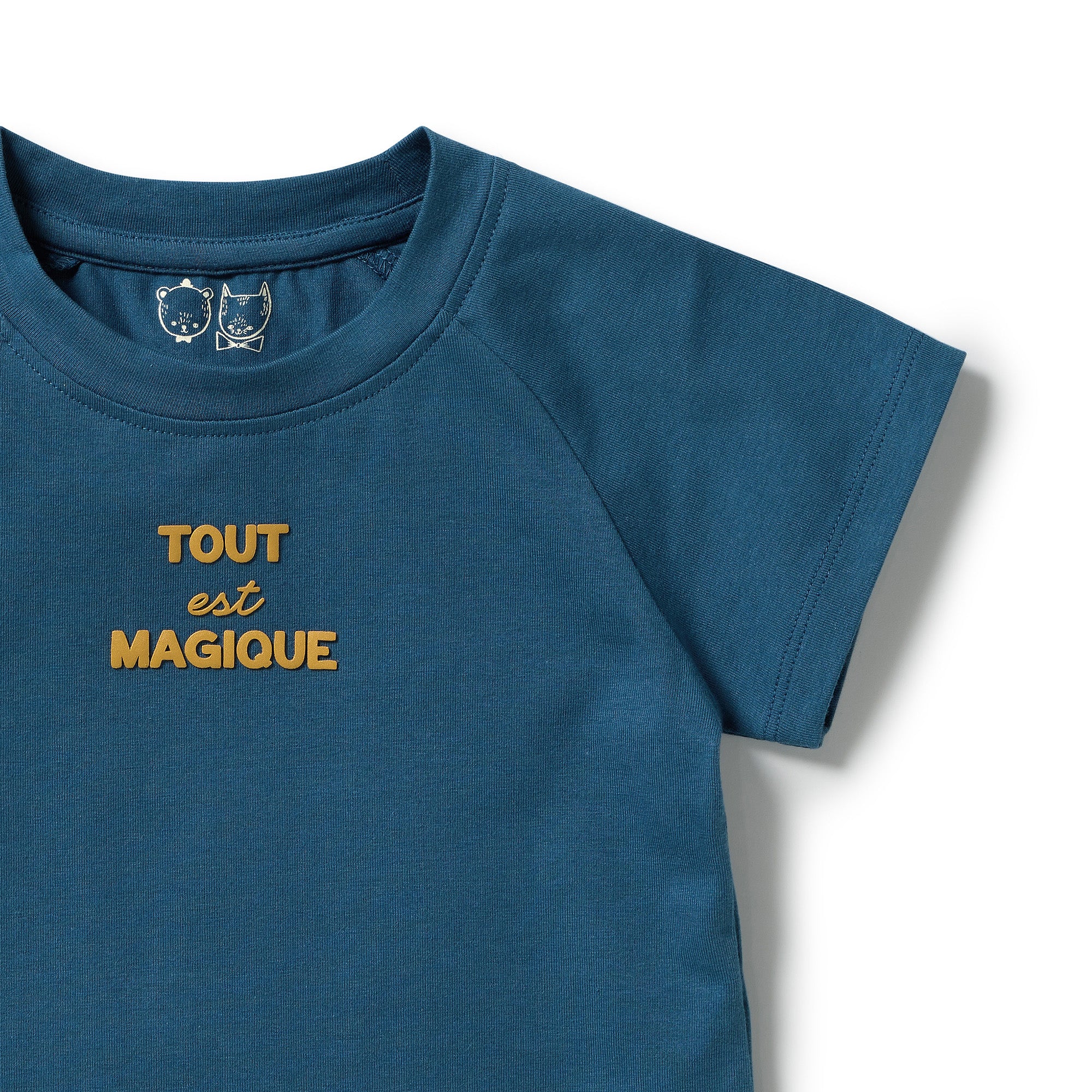 Tout Est Magique Tee