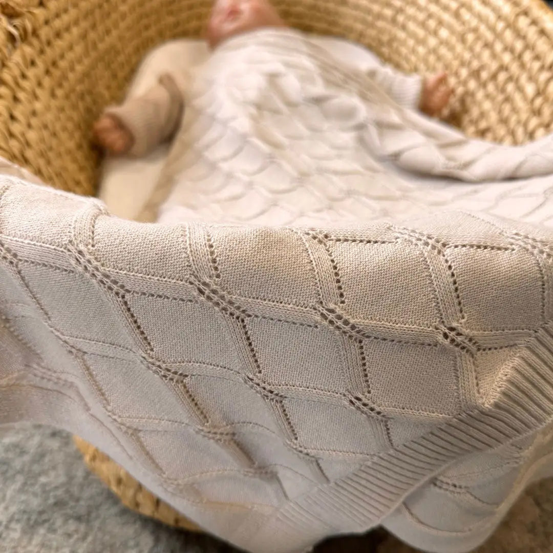Filigree Lace Shwrap (Milk)