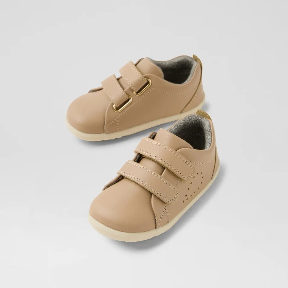 SU Grass Court (Warm Taupe)