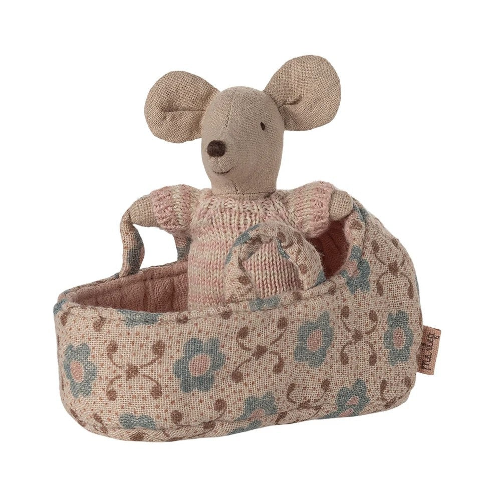Baby Mouse In Carry Cot - Rose