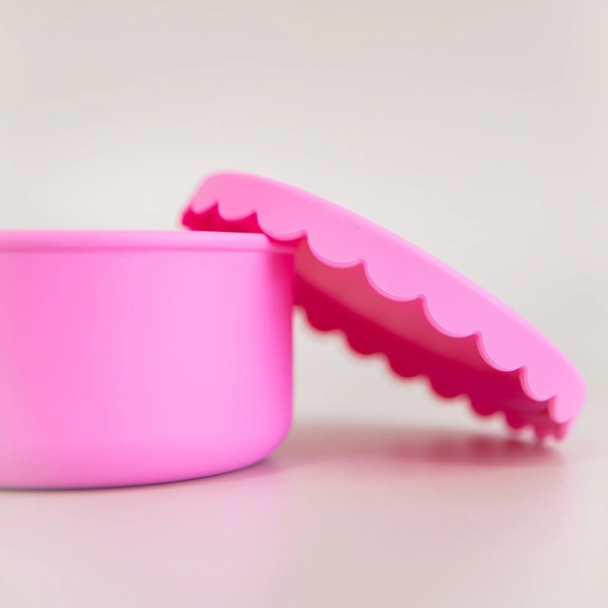 Silicone Scallop Bowl (Floss)