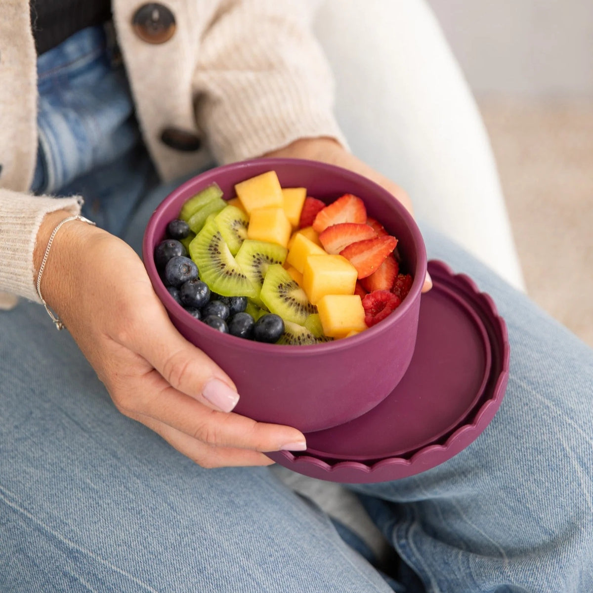 Silicone Scallop Bowl (Ruby)