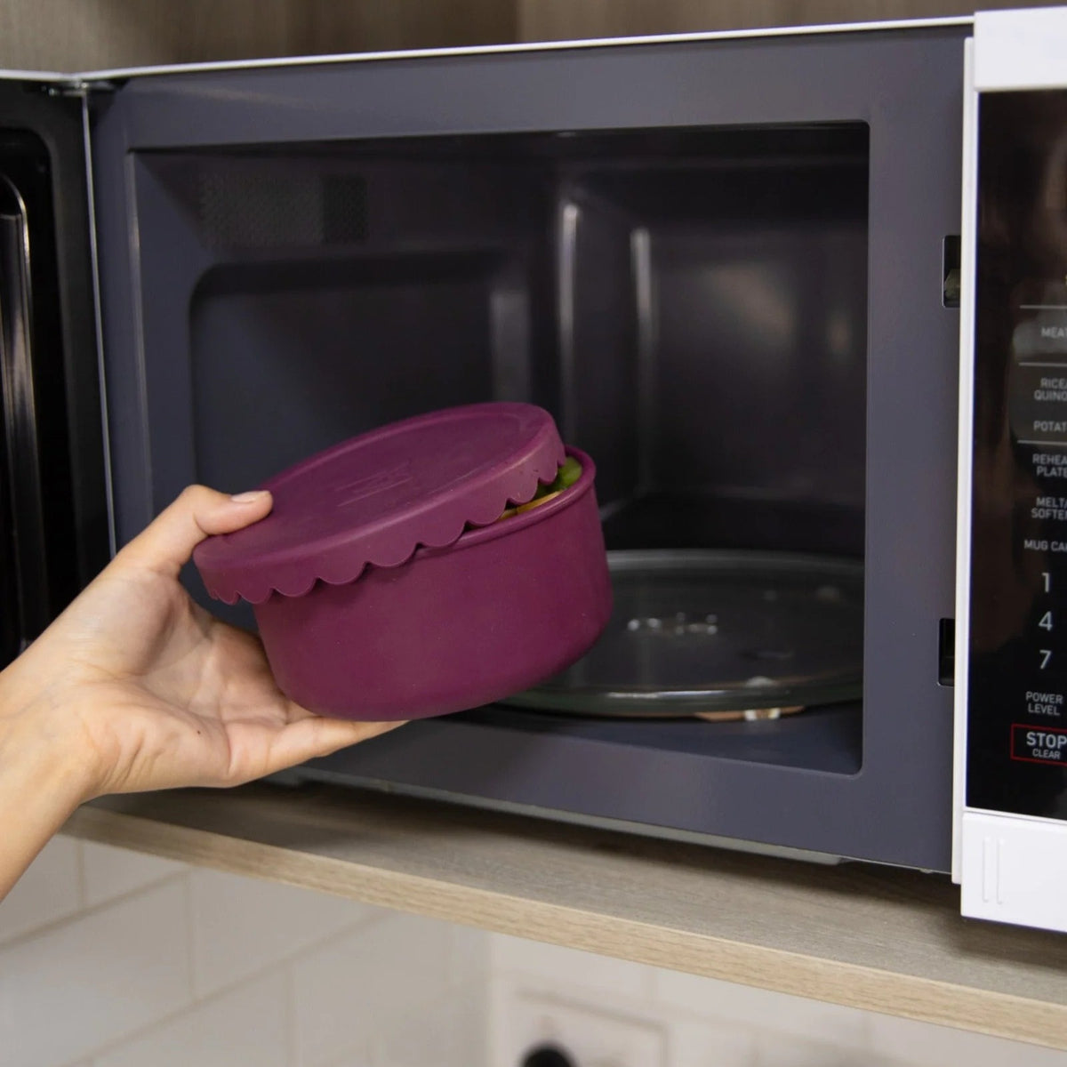 Silicone Scallop Bowl (Ruby)