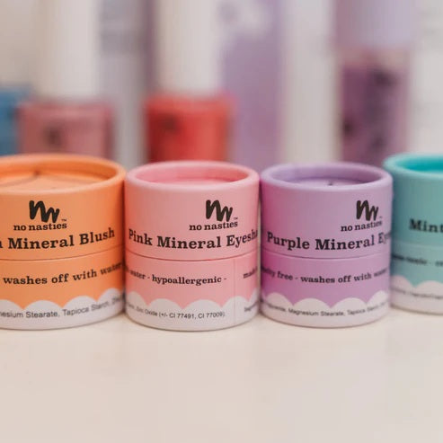 Natural Pressed Eyeshadow And Blush Pack With Accessories