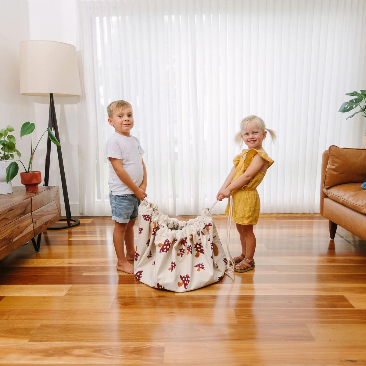 Woodfolk Wonderland Play Pouch