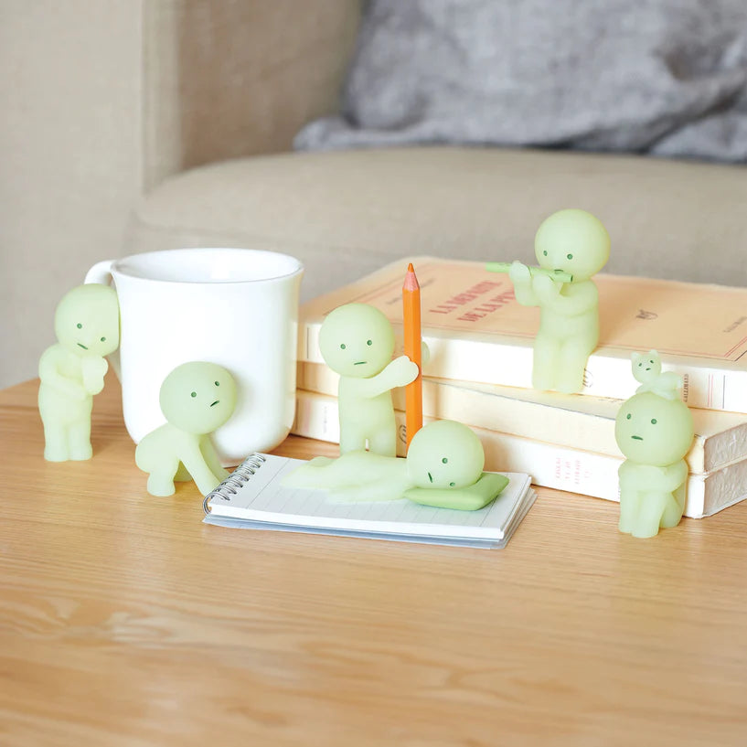 Smiski Mini Figure - Living