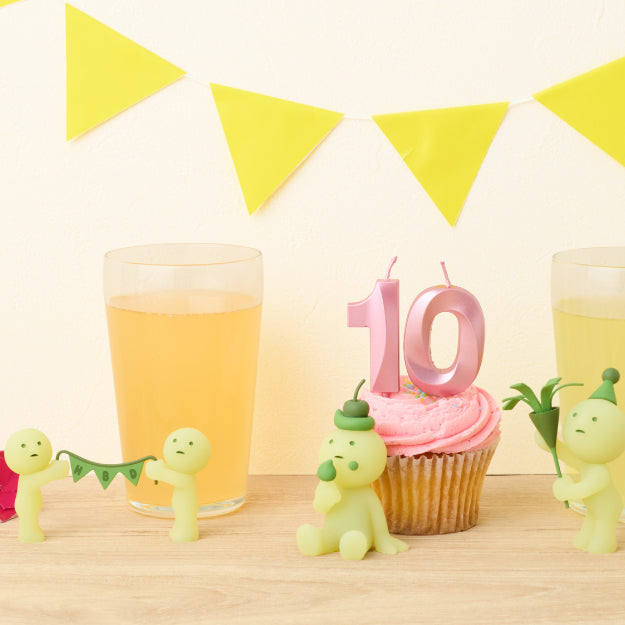 Smiski Mini Figure - Happy Birthday