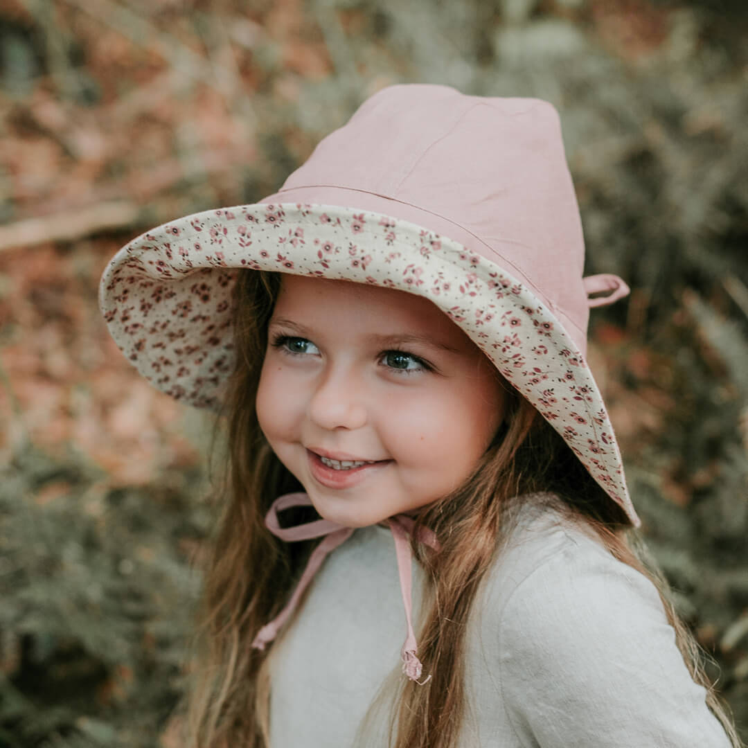 Sightseer Girls Wide-Brimmed Sun Bonnet (Ruby/Rosa)