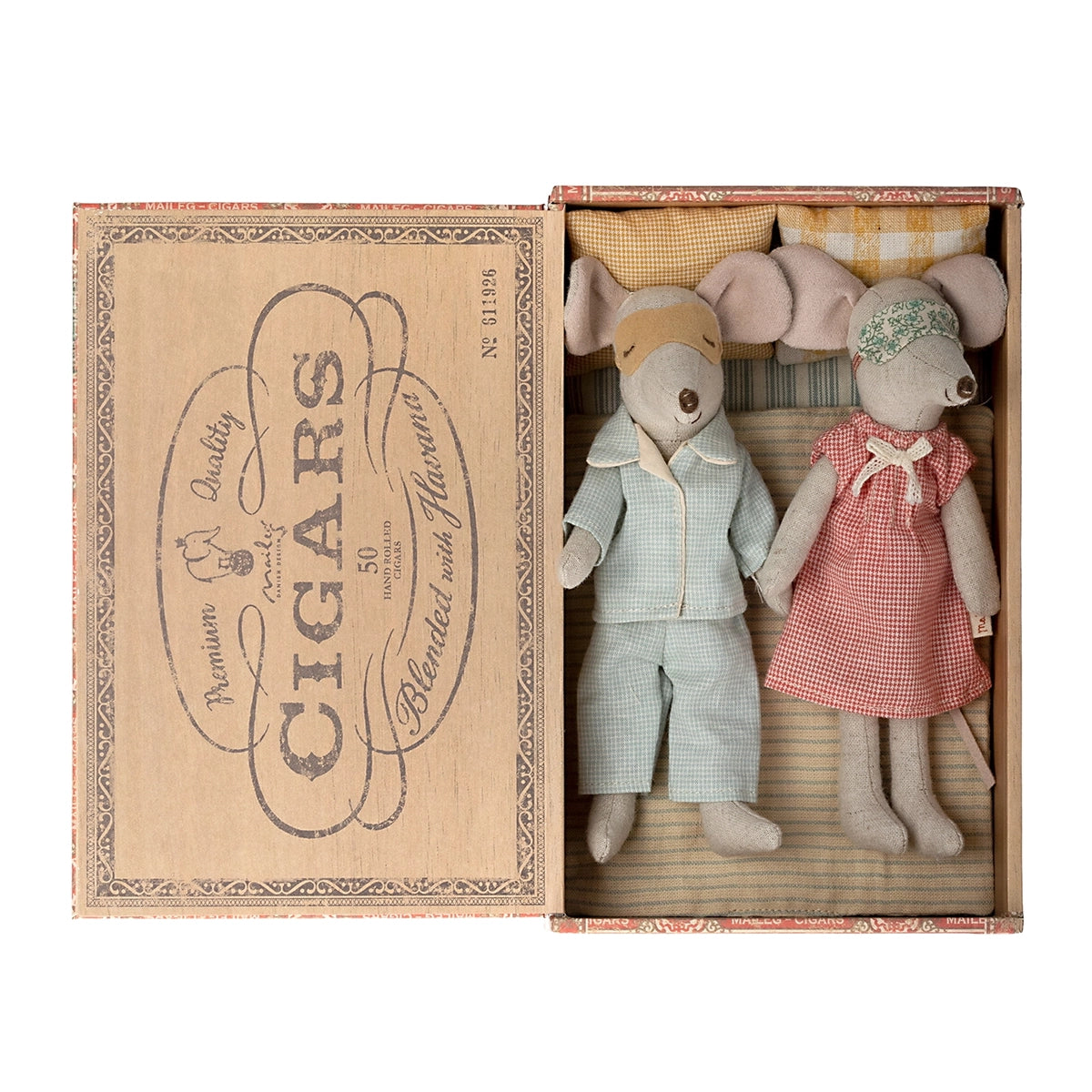 Mum & Dad Mice in Cigar Box