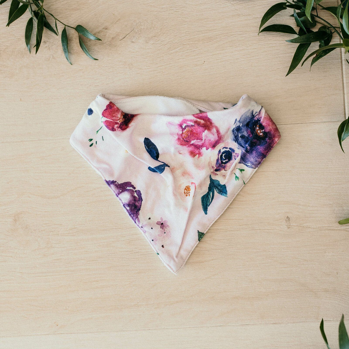 Floral Kiss Dribble Bib