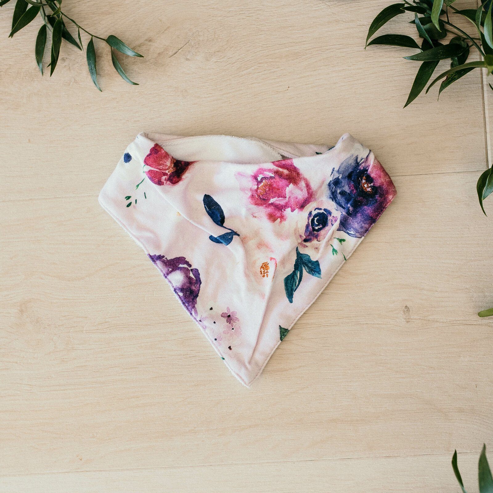 Floral Kiss Dribble Bib