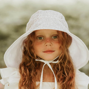 Sightseer Girls Reversible Brimmed Sun Bonnet (Willow/Blanc)