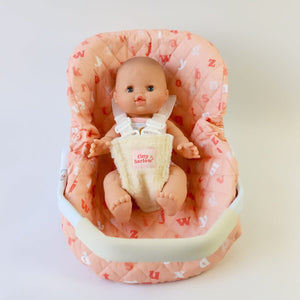 Dolls Car Seat Capsule (Peachy Alphabet)