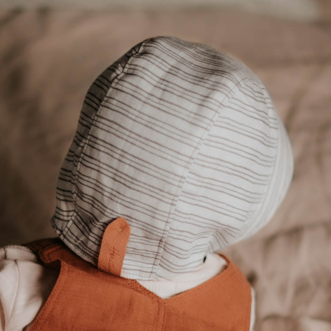 Seeker Reversible Sun Bonnet (Leo-Moss)