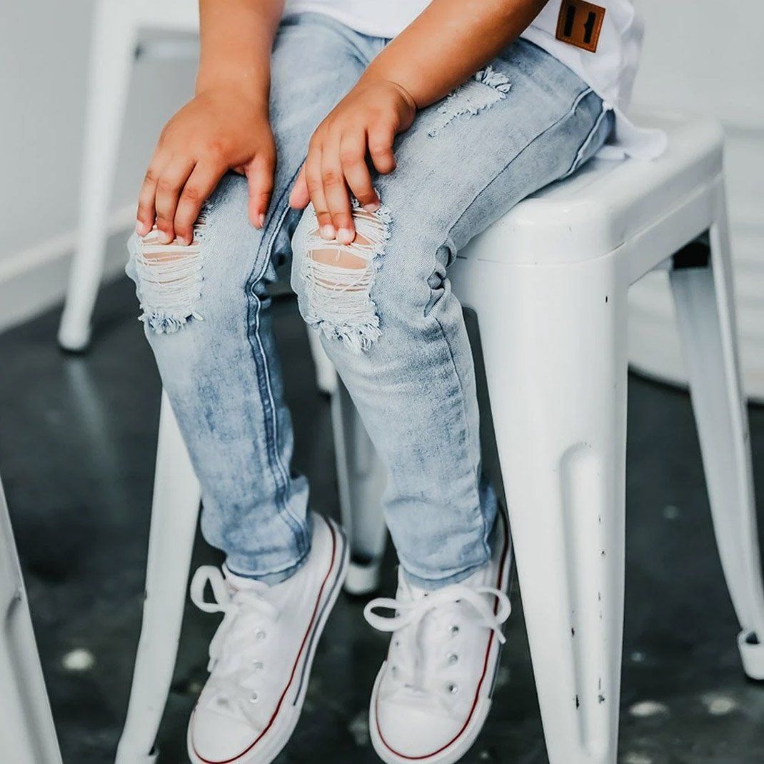 Distressed Jeg Jeans (Blue Denim)