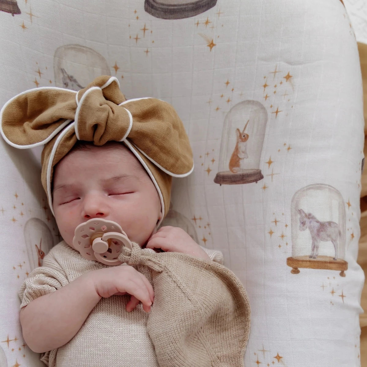 Contrast Topknot Headband (Caramel)