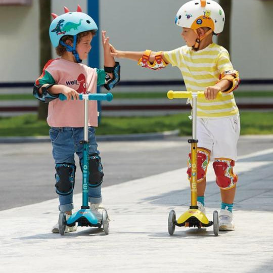 Mini Micro Deluxe LED Scooter (Pink)
