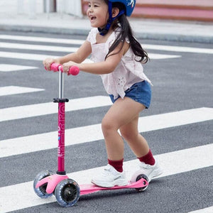 Mini Micro Deluxe LED Scooter (Purple/Pink)